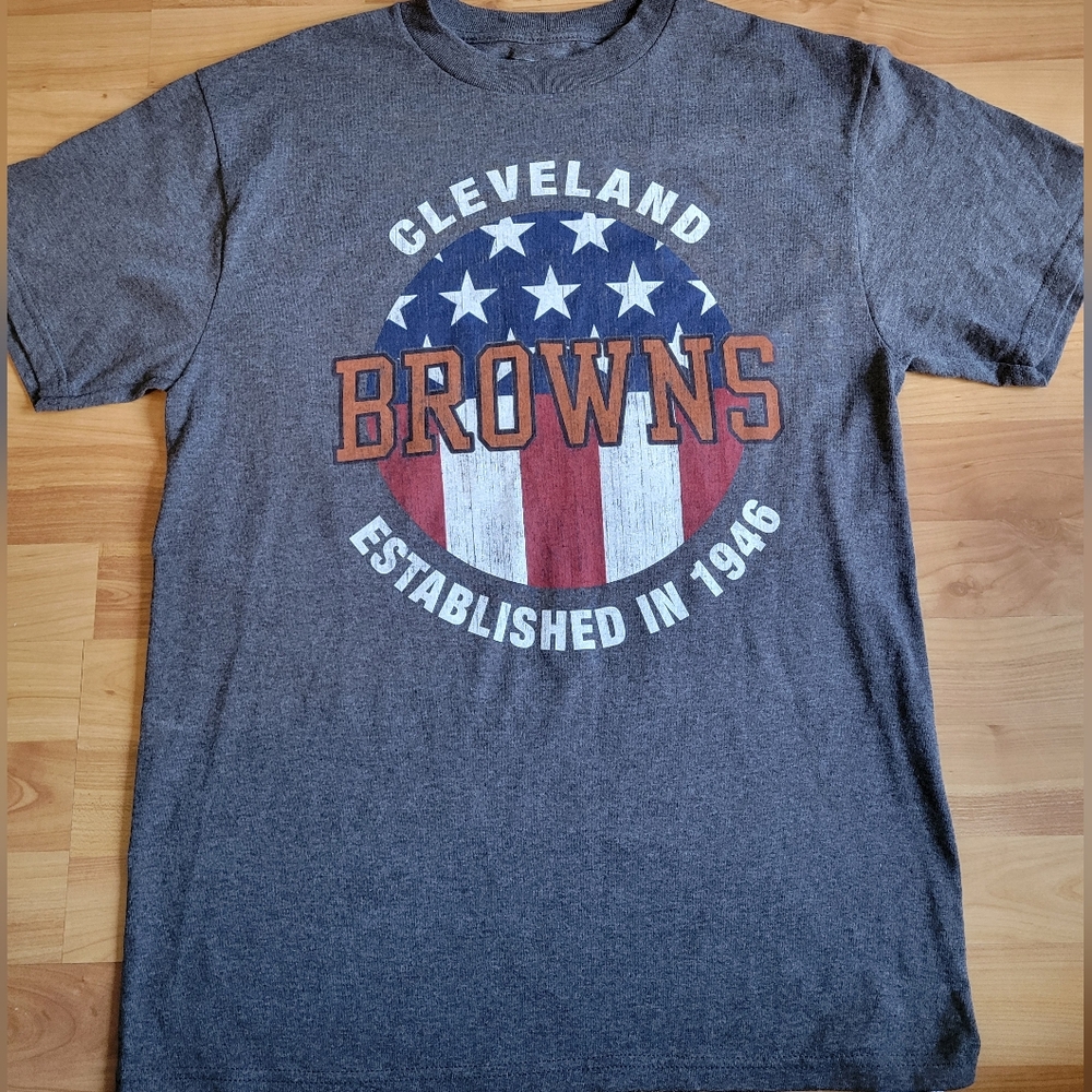 NFL Cleveland Browns Medium Salute To USA Military Service, Team Apparel Tag